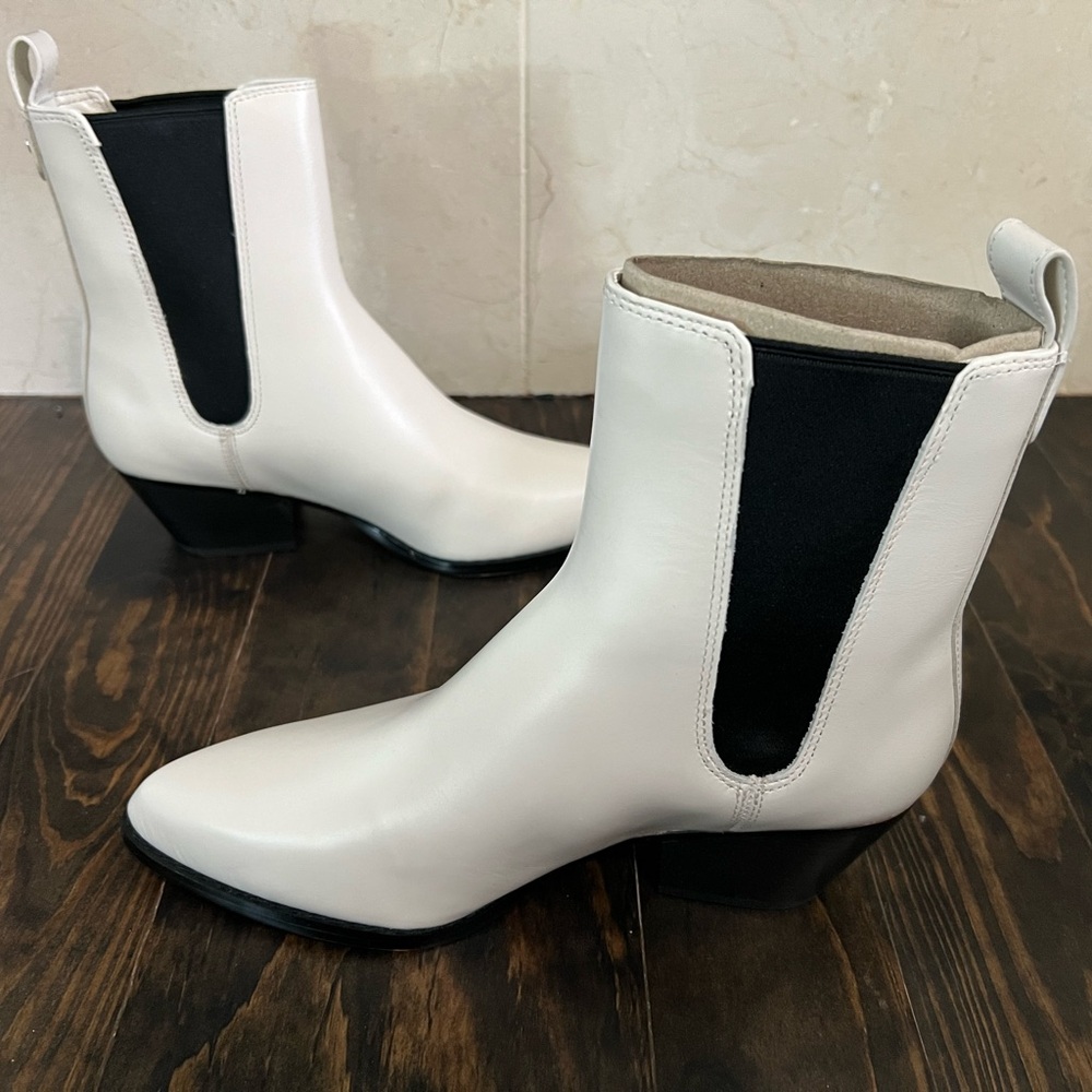 Michael Kors Kinlee Leather White Ankle Boots